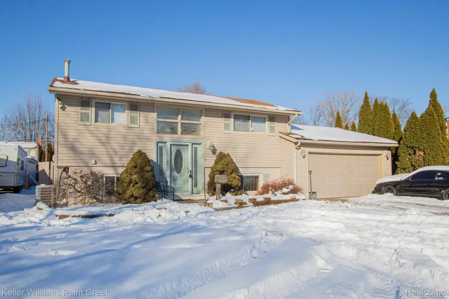 8453 Smethwick Road, Sterling Heights, MI 48312 - #2