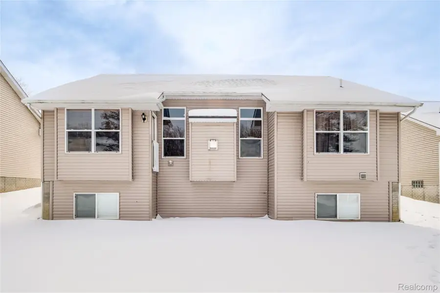 4503 Cross Creek Boulevard, Burton, MI 48509 - Image #3