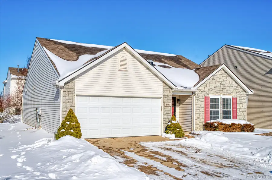 8580 Fox River Drive, Fowlerville, MI 48836 - #3