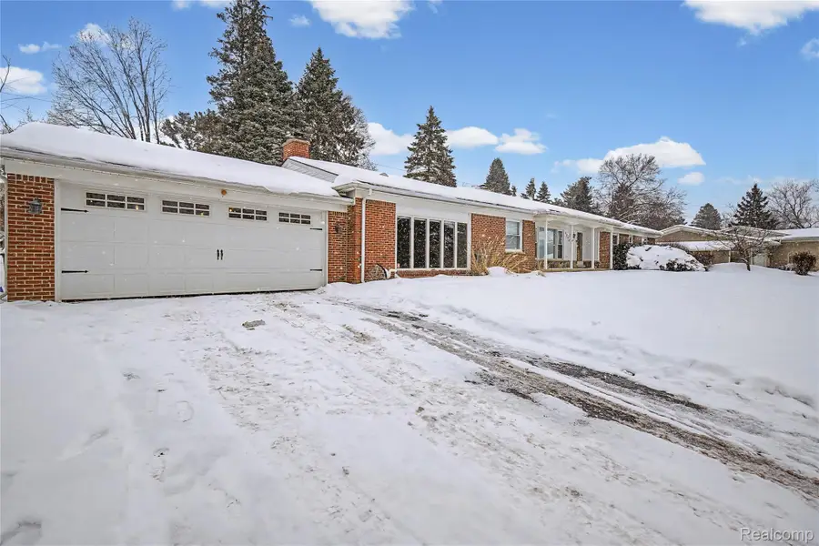 6380 Wellesley Terrace, Clarkston, MI 48346 - #2