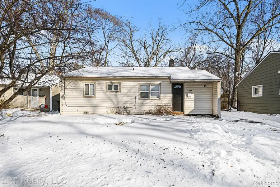 32565 Mason Street, Westland, MI 48186 - #2