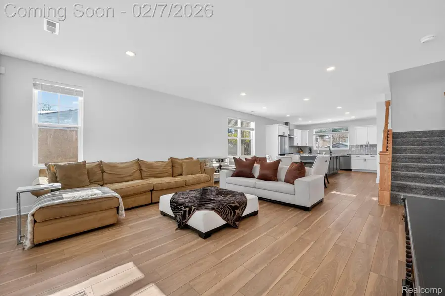 5264 Cooley Lake Road, Waterford, MI 48327 - #2