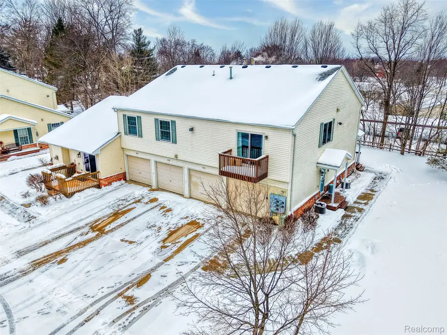 722 Griswold Street #8, Howell, MI 48843 - Image #2