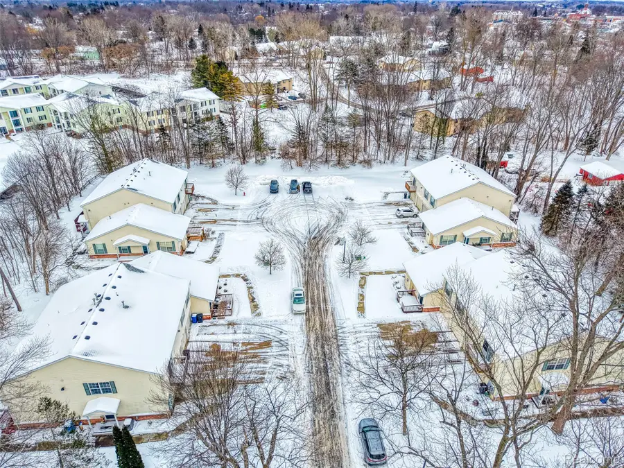 722 Griswold Street #8, Howell, MI 48843 - Image #3