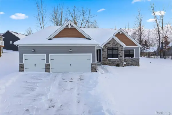 12425 Wolfberry Court, Fenton, MI 48430