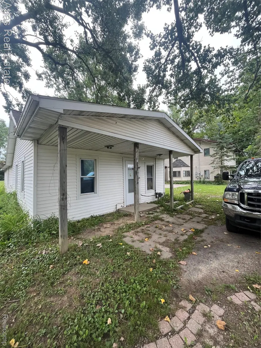 4065 Jefferson Street, Burton, MI 48509 - #2