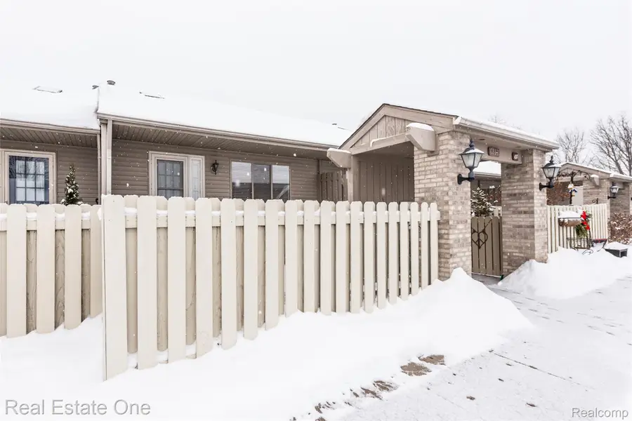 62340 Arlington Circle #3, South Lyon, MI 48178 - Image #2