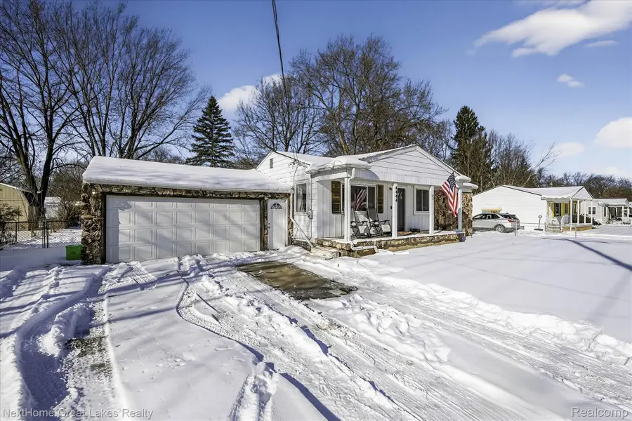 4444 Carmanwood Drive, Flint, MI 48507 - Image #3