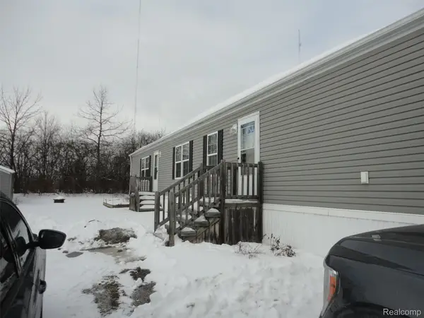 28786 Glenwood, FlatRock, MI 48134