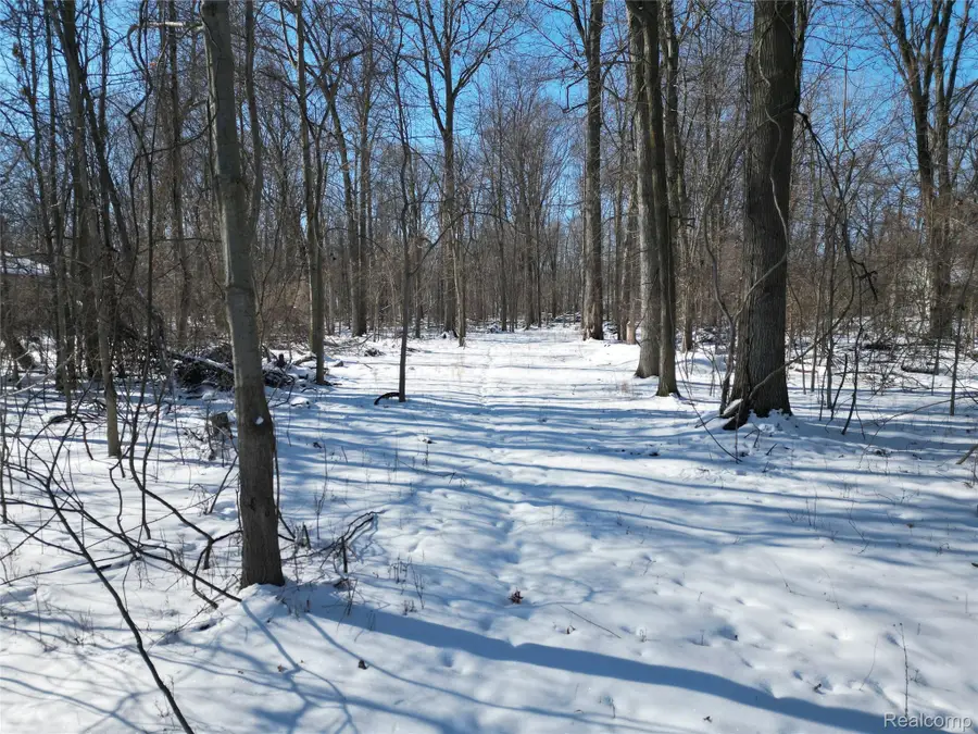197 N Cotter Road, Essexville, MI 48732 - #3