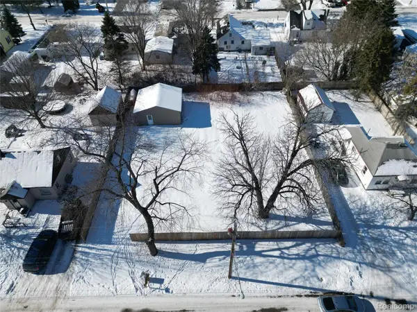 211 Oxford Street, BayCity, MI 48708