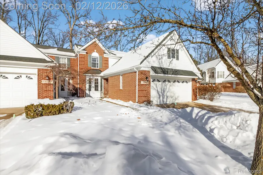 606 Shady Maple Drive, Wixom, MI 48393 - #2