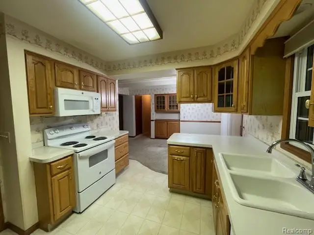 2604 Johnathan Avenue Ne, Grand Rapids Charter Township, MI 49525 - #3