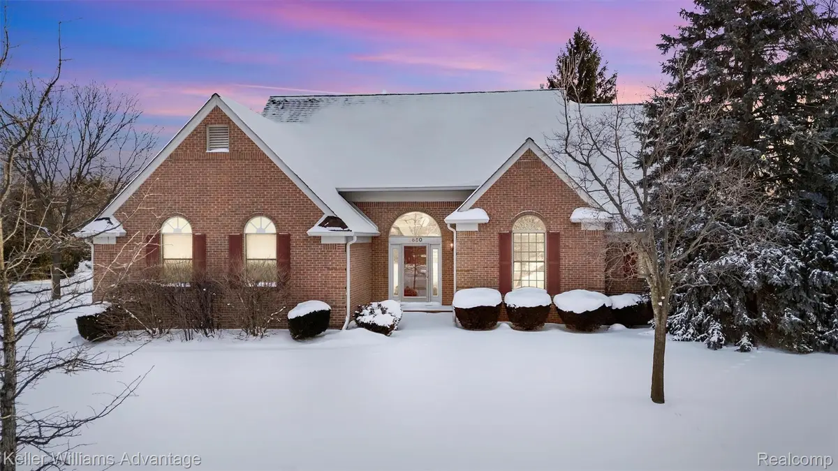 2850 Santia Drive, Troy, MI 48085 - Image #1