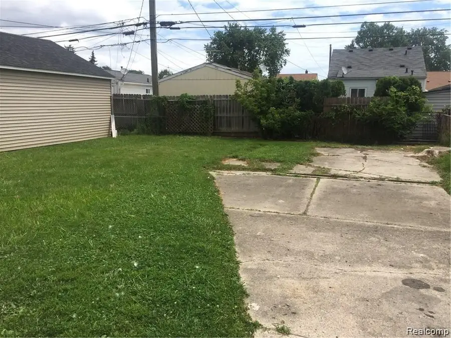 28042 Maple Street, Roseville, MI 48066 - Image #2