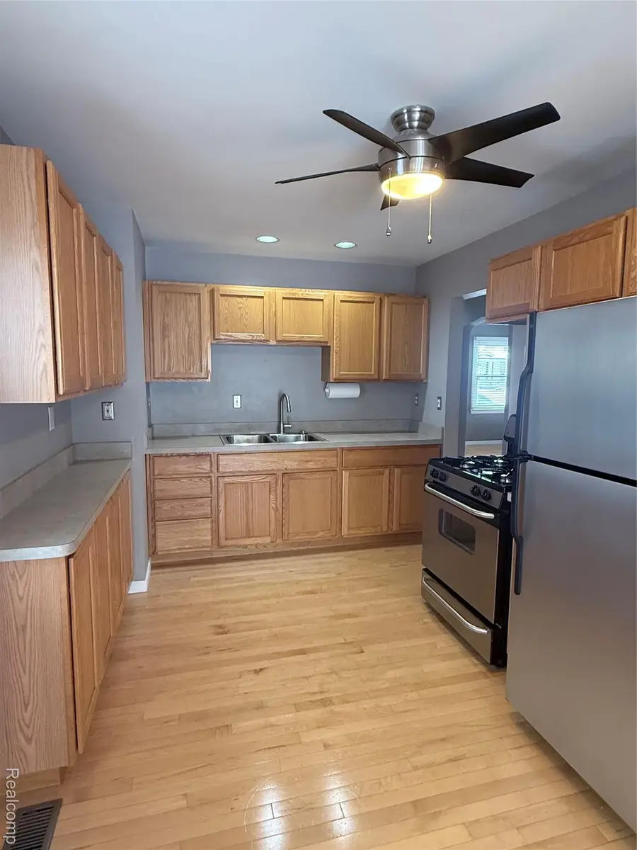 2056 Columbia Road, Berkley, MI 48072 - #2