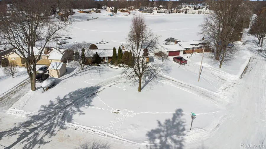 4100 Four Lakes Avenue, Linden, MI 48451 - #3