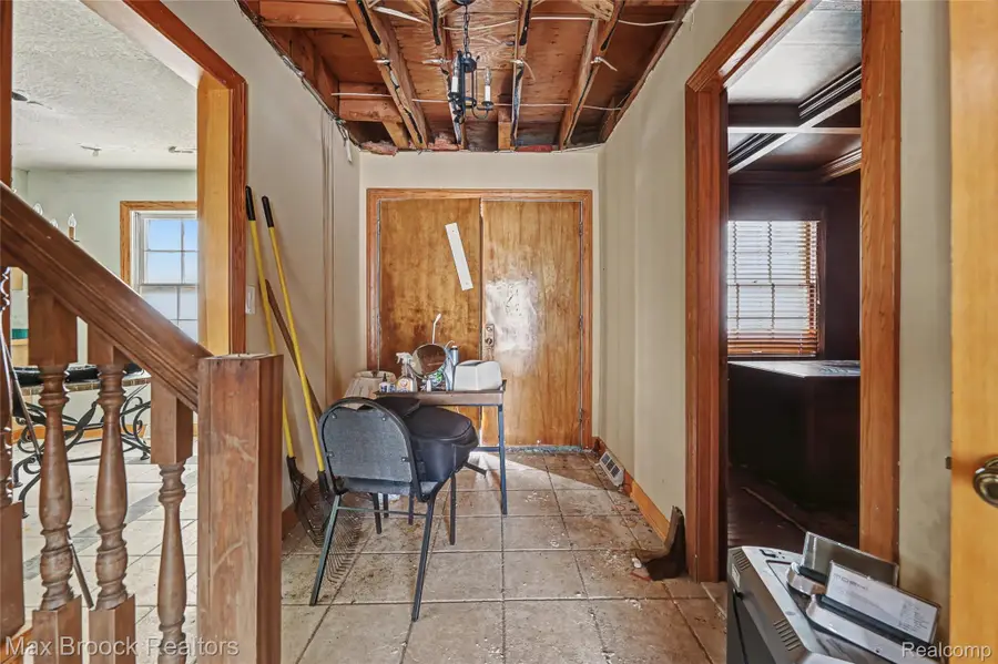 4696 Walnut Lake Road, Bloomfield, MI 48301 - #3