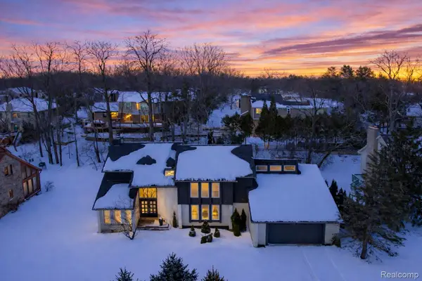 5292 Pond Bluff Drive, WestBloomfield, MI 48323