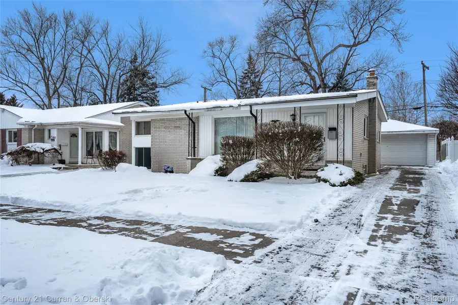 7479 N Charlesworth Street, Dearborn Heights, MI 48127 - Image #3
