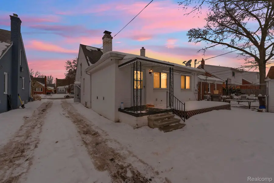 630 N Denwood Street, Dearborn, MI 48128 - Image #2