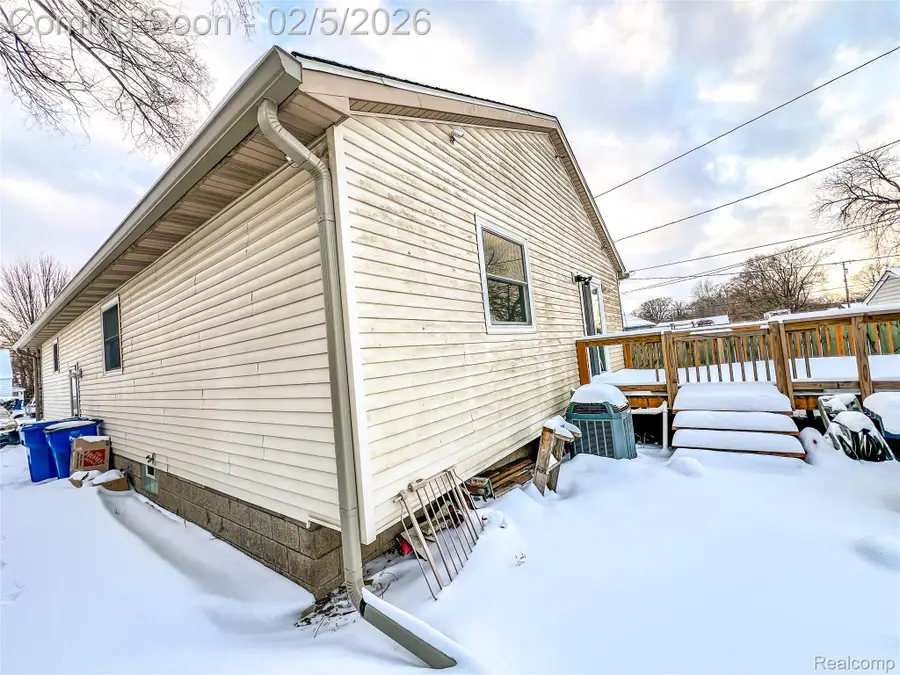 25646 Stanford Street, Dearborn Heights, MI 48125 - Image #3