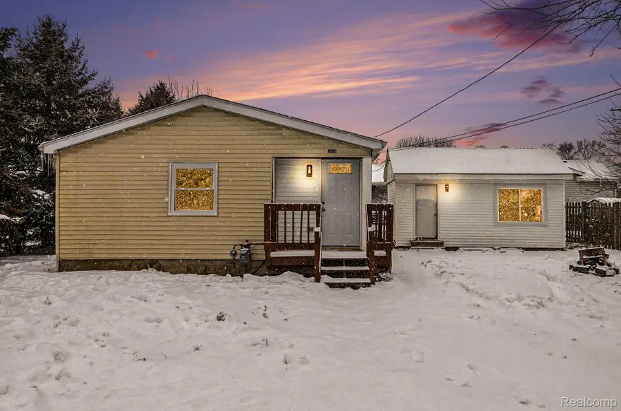 15439 Edgeworth Street, Monroe, MI 48161 - #2