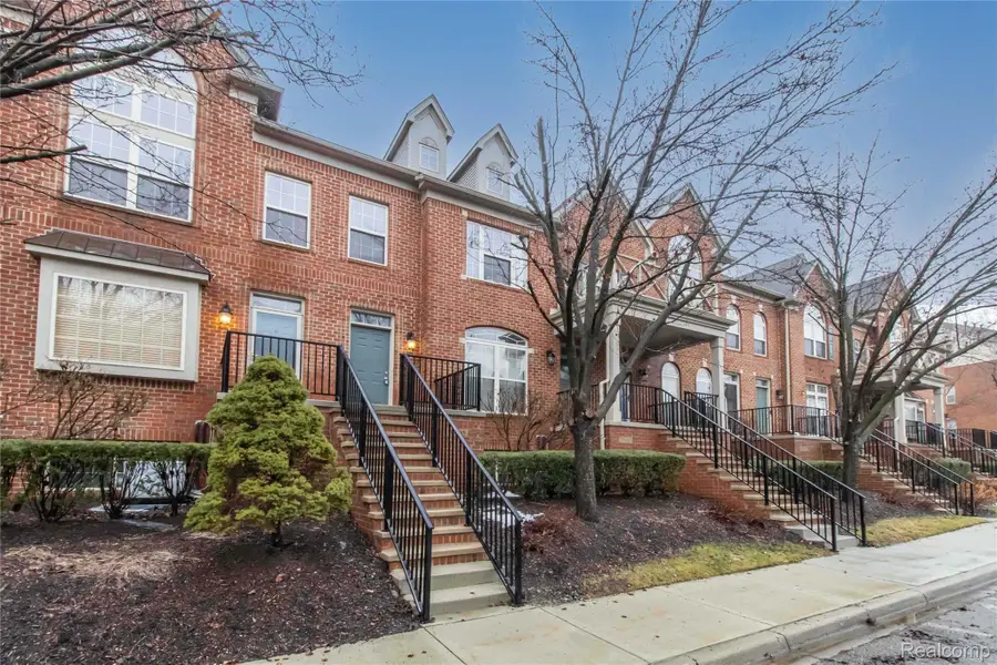 39465 Springwater Drive, Northville, MI 48168 - #2