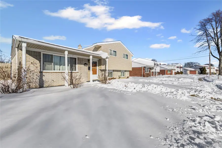 2535 Camel Drive, Sterling Heights, MI 48310 - Image #2