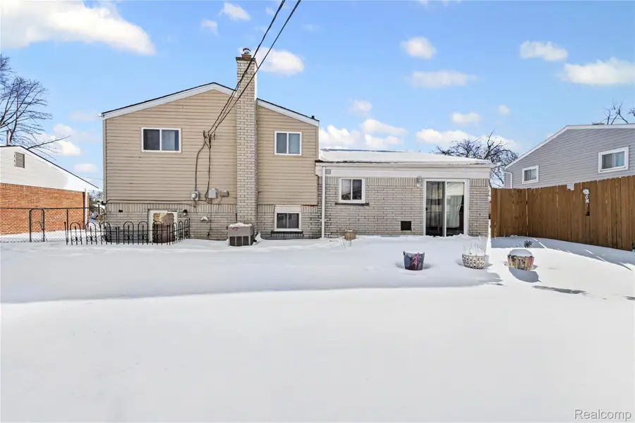 2535 Camel Drive, Sterling Heights, MI 48310 - Image #3