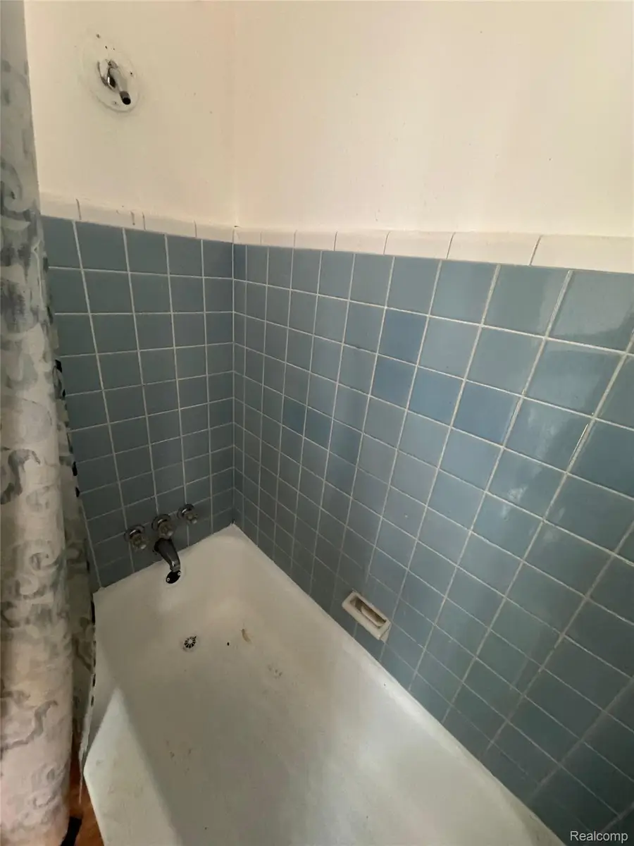 8874 Auburn Street, Detroit, MI 48228 - Image #3