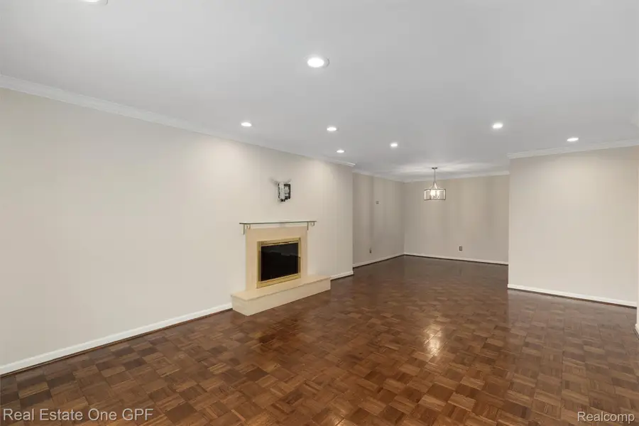 1750 Vernier Road #22, Grosse Pointe Woods, MI 48236 - Image #3