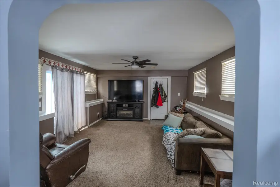 8935 Lincoln Street, Taylor, MI 48180 - #2