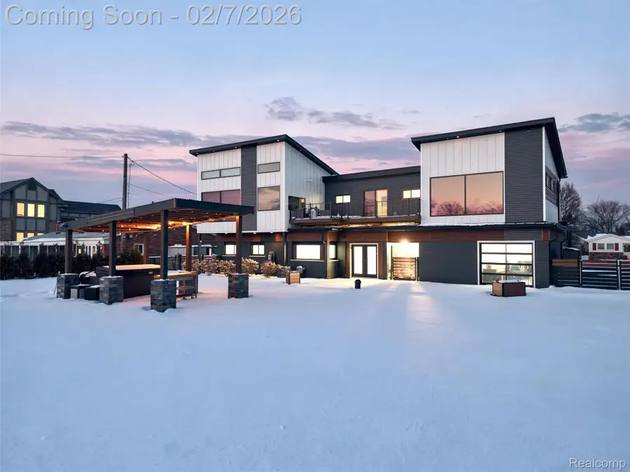 37645 Lakeville Street, Harrison Township, MI 48045 - Image #2