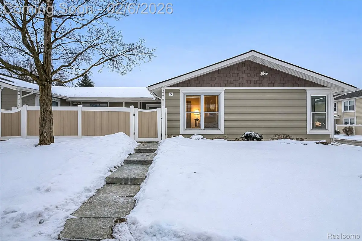 39615 Village Wood Lane, Novi, MI 48375 - Image #1