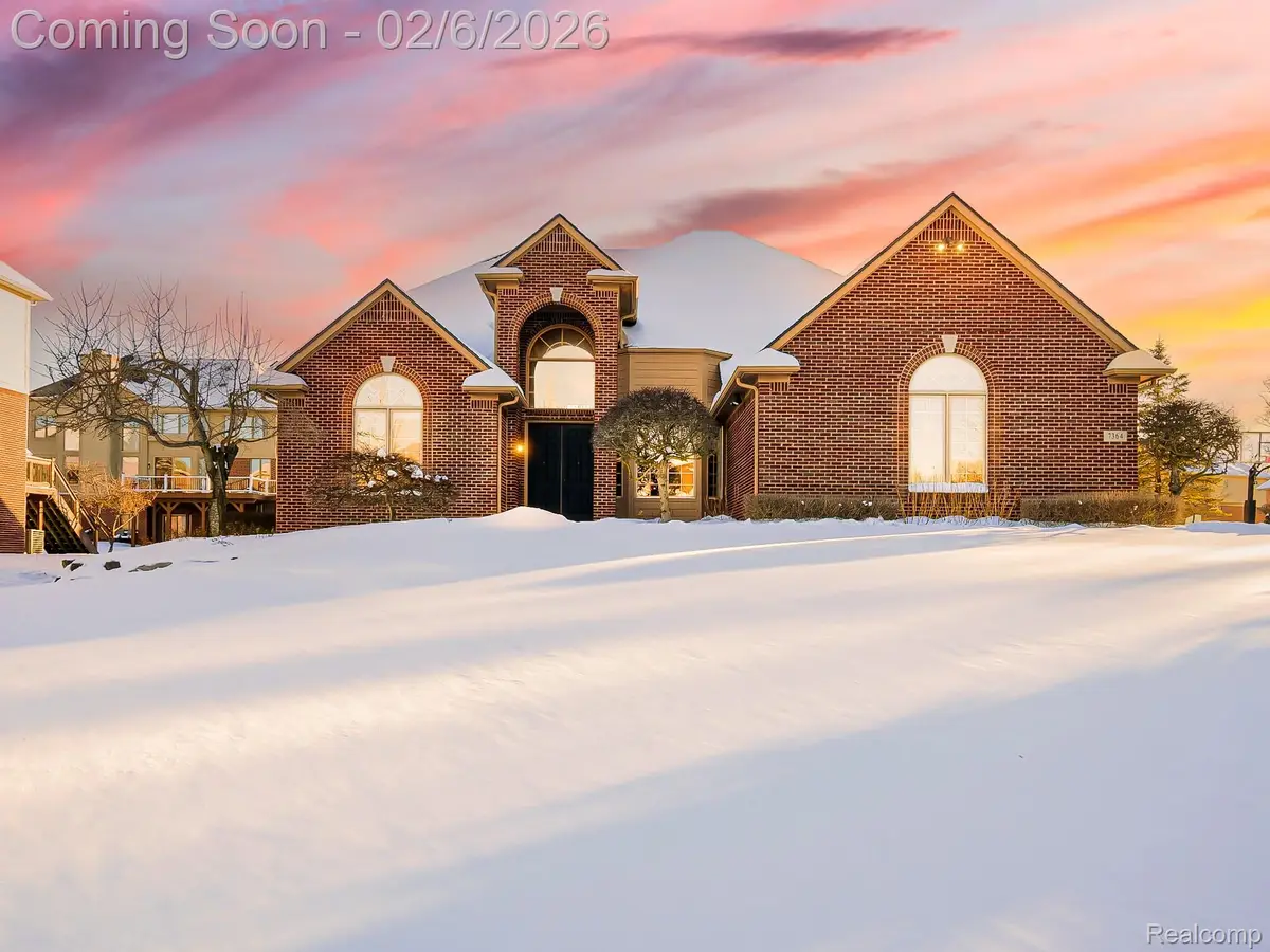 7364 Essex Drive, West Bloomfield, MI 48322 - #1
