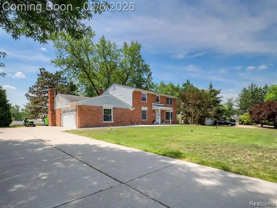 4819 Thorntree Drive, West Bloomfield, MI 48322 - Image #2