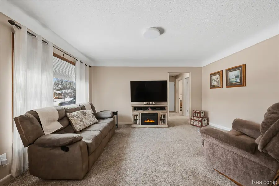 28961 Joan Street, Saint Clair Shores, MI 48081 - Image #3