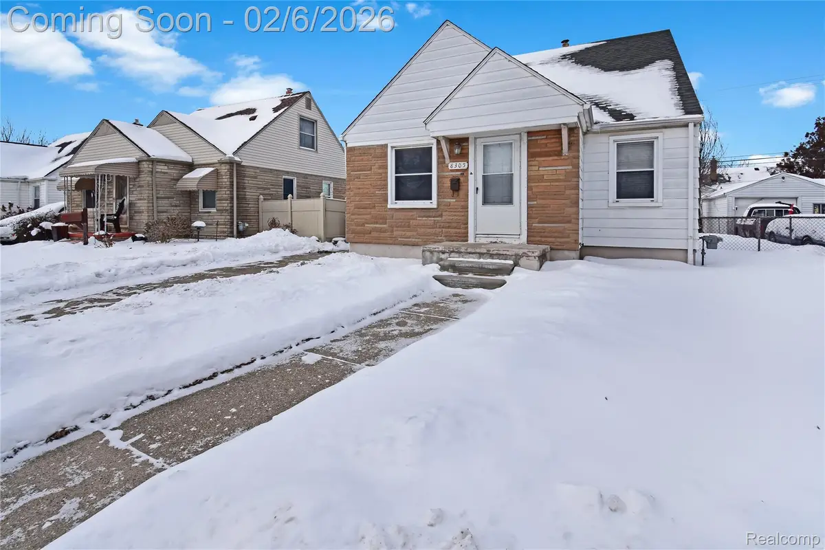 8305 Stephens, Center Line, MI 48015 - #1