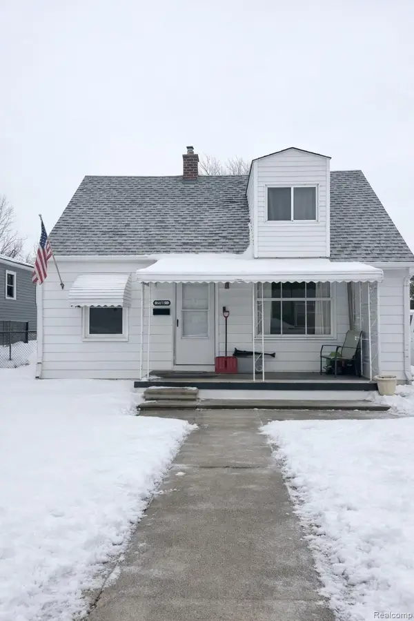 27052 Ridgewood Street, Roseville, MI 48066