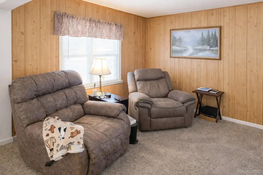 27052 Ridgewood Street, Roseville, MI 48066 - Image #2