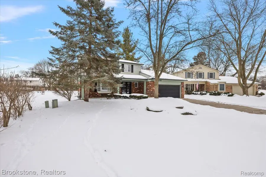 5138 Hale Drive, Troy, MI 48085 - #3