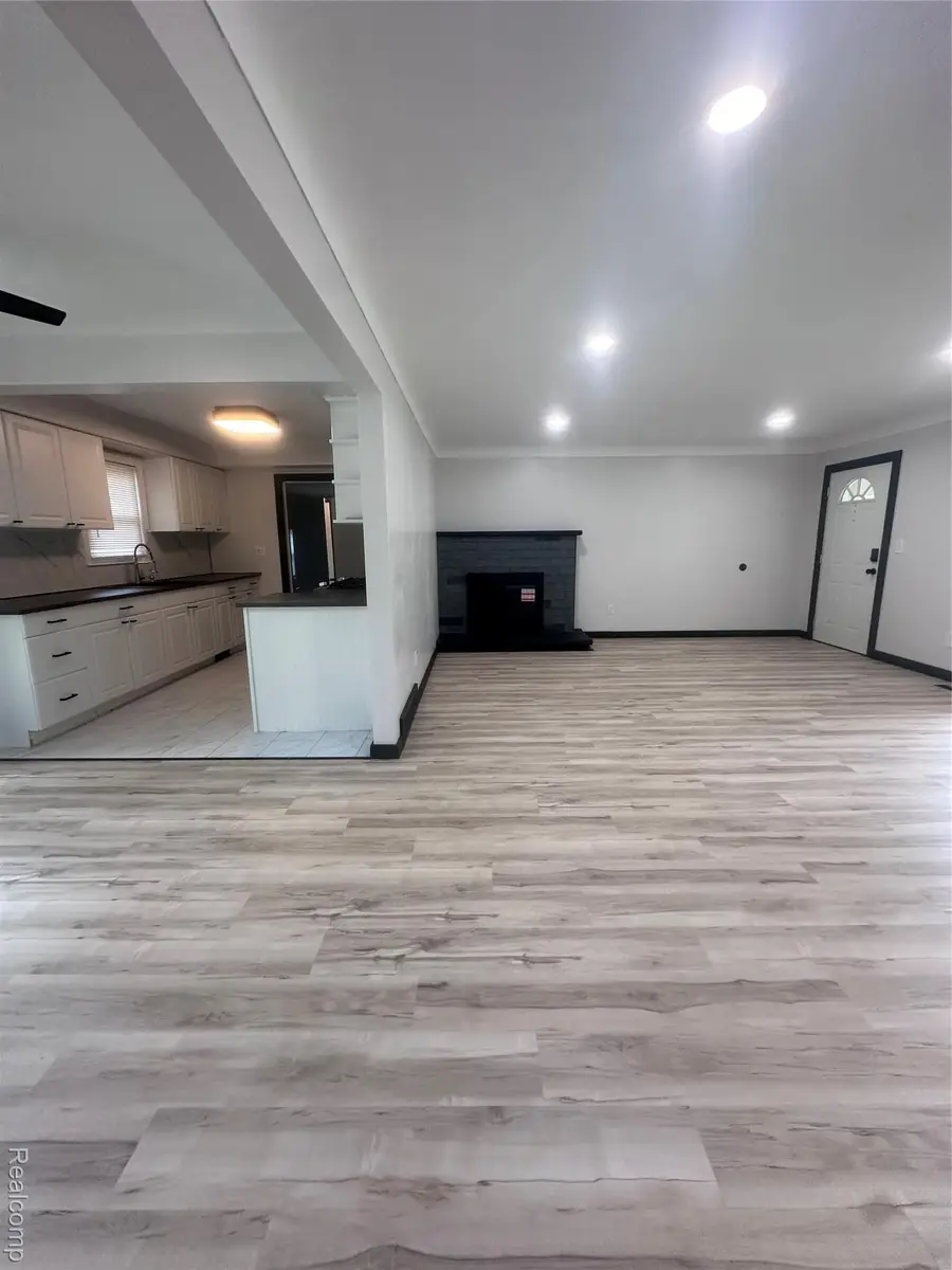 4279 Beechwood Avenue, Burton, MI 48509 - #2