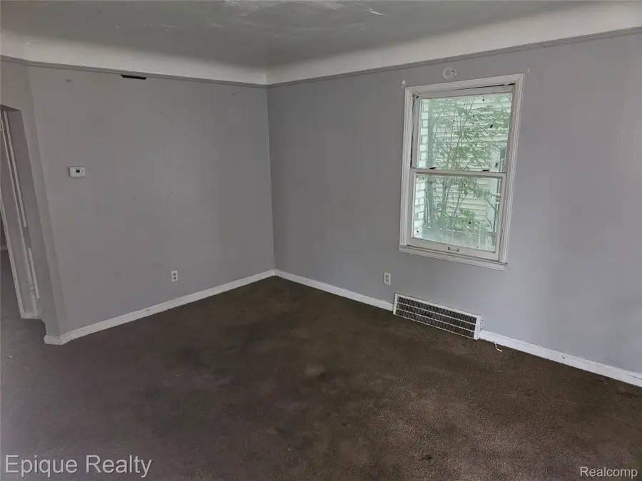 12450 Lansdowne Street, Detroit, MI 48224 - #2