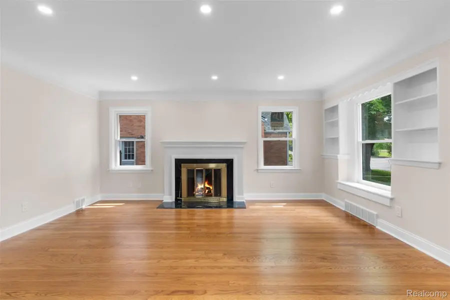 1388 Vernier Road, Grosse Pointe Woods, MI 48236 - #3