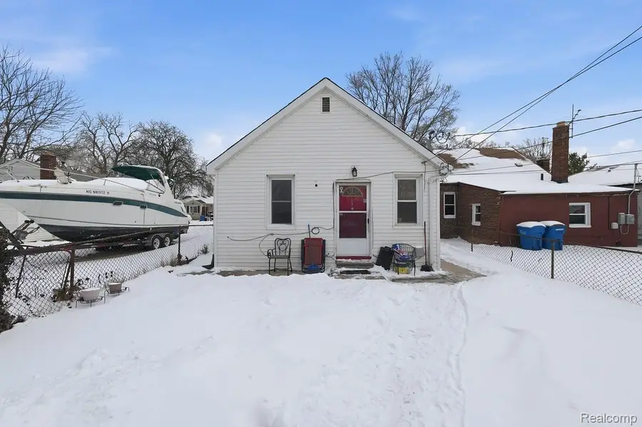 21079 Helle Avenue, Warren, MI 48089 - Image #2