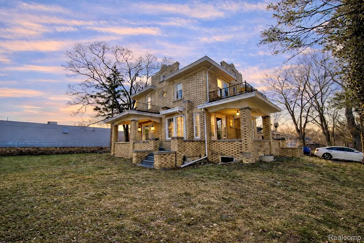 21855 Schoenherr Road, Warren, MI 48089 - #1