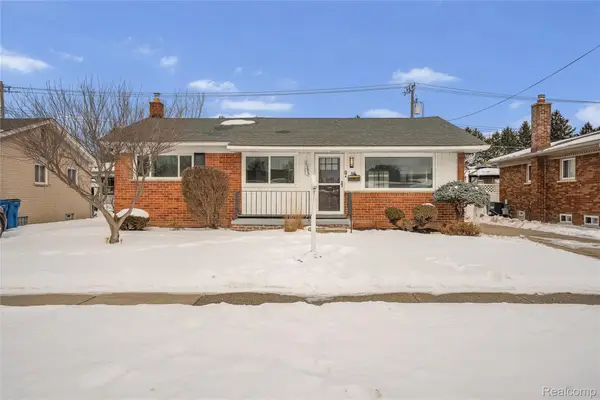 20886 Crestmont Lane, DearbornHeights, MI 48127