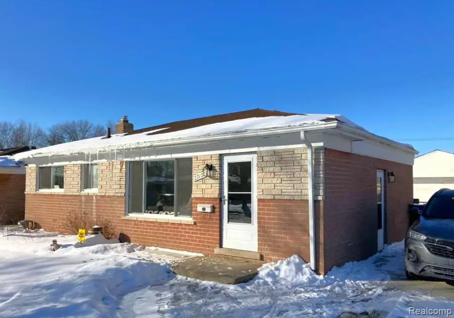 27177 Shelbourne Drive, Warren, MI 48088 - Image #2