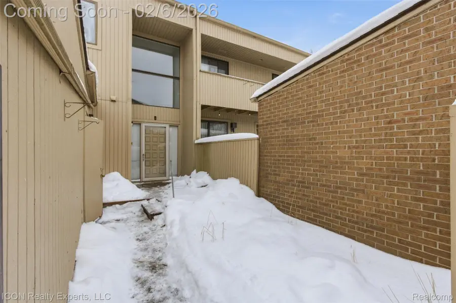 7440 Azalea Court, West Bloomfield, MI 48322 - #2